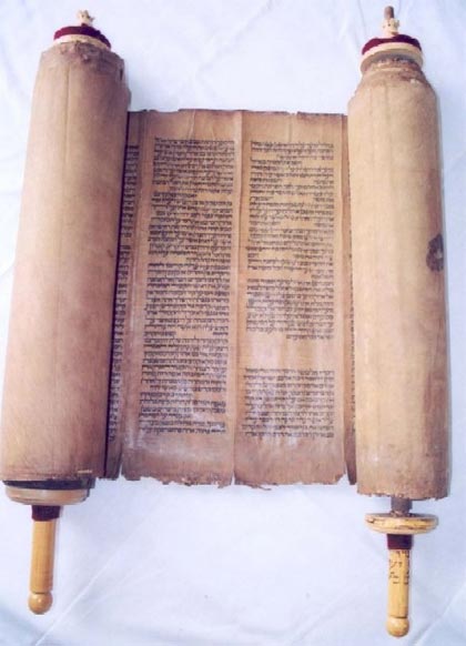 torah.jpg