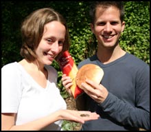 Laya sells Chometz to John! Yay!