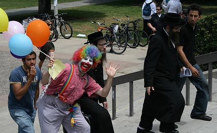 3 clowns 3 clowns